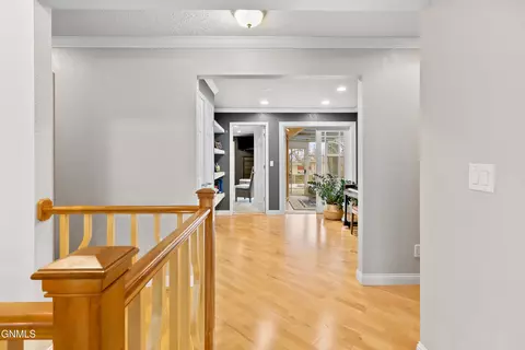 Entry Way - 2509 Boulevard Ave, Bismarck, ND 58501 photo 4 of 8