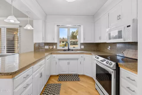 Kitchen - 2509 Boulevard Ave, Bismarck, ND 58501 photo 2 of 4
