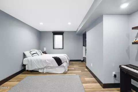 Bedroom - 2509 Boulevard Ave, Bismarck, ND 58501 photo 7 of 8