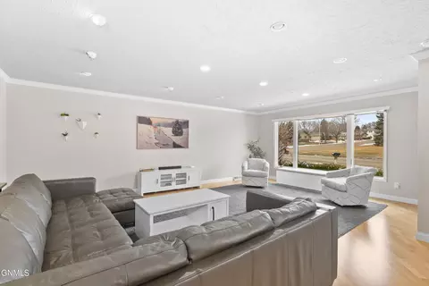 Living - 2509 Boulevard Ave, Bismarck, ND 58501 photo 3 of 5