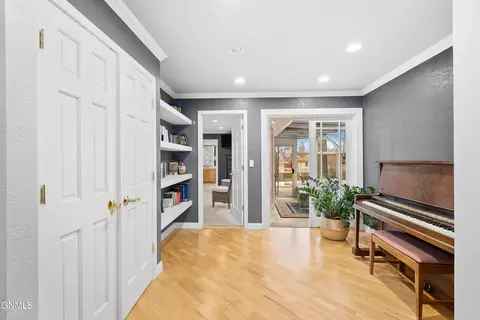 Entry Way - 2509 Boulevard Ave, Bismarck, ND 58501 photo 7 of 8