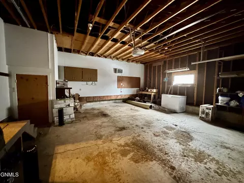 1805 14th Ave W, Williston, ND 58801 photo 39