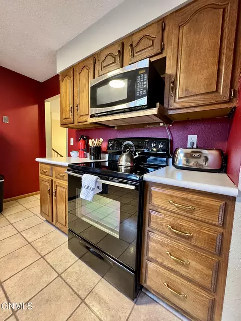1805 14th Ave W, Williston, ND 58801 photo 14