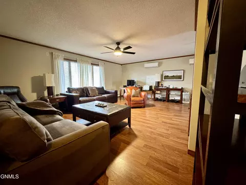 1805 14th Ave W, Williston, ND 58801 photo 9
