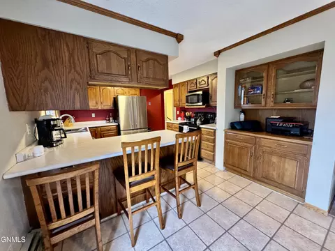 1805 14th Ave W, Williston, ND 58801 photo 13