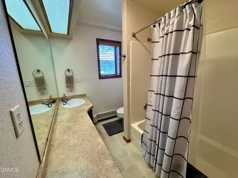 1805 14th Ave W, Williston, ND 58801 photo 27