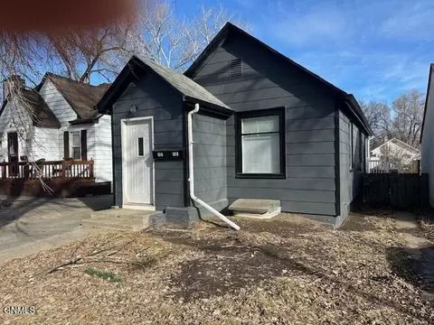 921 N 9th St, Bismarck, ND 58501