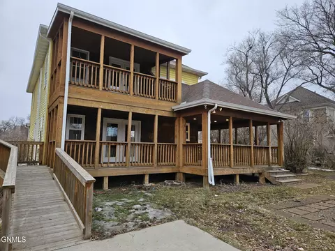Exterior - 230 4th Ave W, Dickinson, ND 58601 photo 2 of 17