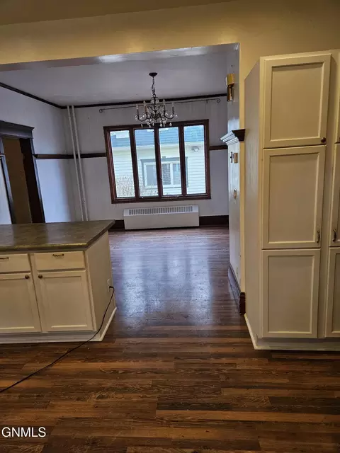 Dining - 230 4th Ave W, Dickinson, ND 58601 photo 1 of 2