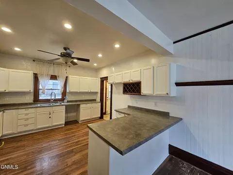 Kitchen - 230 4th Ave W, Dickinson, ND 58601 photo 3 of 5