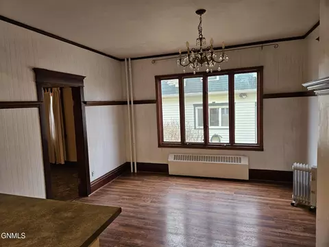 Dining - 230 4th Ave W, Dickinson, ND 58601 photo 2 of 2