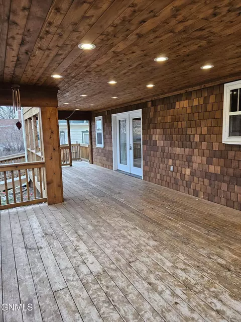 Exterior - 230 4th Ave W, Dickinson, ND 58601 photo 8 of 17