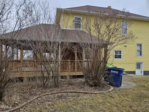 Exterior - 230 4th Ave W, Dickinson, ND 58601 photo 3 of 17