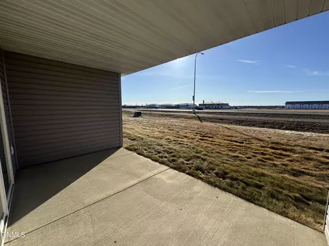 203 Kenner Loop, Bismarck, ND 58504 photo 14