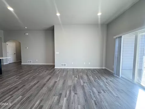 203 Kenner Loop, Bismarck, ND 58504 photo 27
