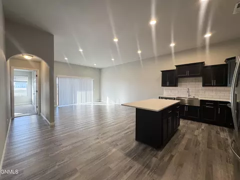 203 Kenner Loop, Bismarck, ND 58504 photo 18
