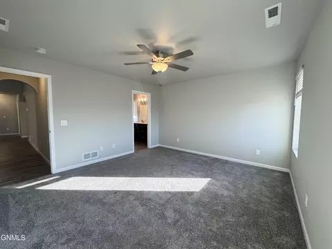 203 Kenner Loop, Bismarck, ND 58504 photo 5