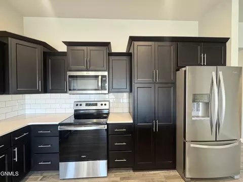 203 Kenner Loop, Bismarck, ND 58504 photo 24