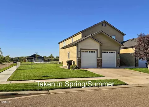 810 40th St E, Williston, ND 58801 photo 6