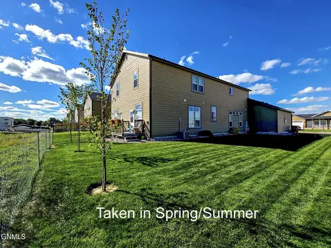 810 40th St E, Williston, ND 58801 photo 7