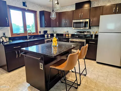 715 Paulsen Dr NW, Mandan, ND 58554