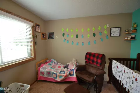 Bedroom - 411 Grant St N, Carson, ND 58529 photo 4 of 9