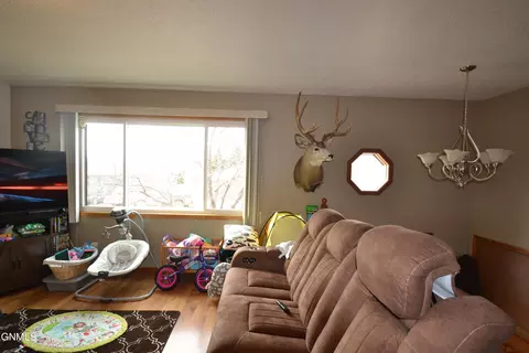 Living - 411 Grant St N, Carson, ND 58529 photo 1 of 2