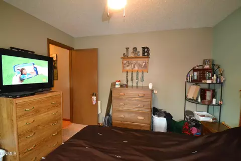 Bedroom - 411 Grant St N, Carson, ND 58529 photo 2 of 9