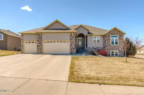 4200 Valley Dr E, Bismarck, ND 58503
