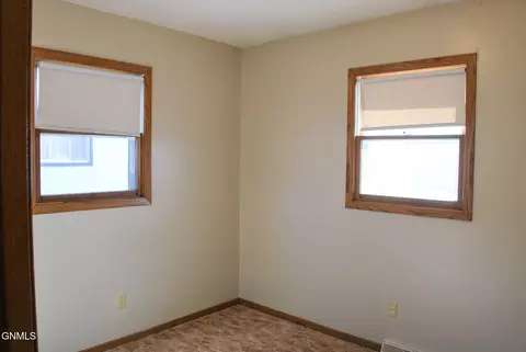 Bedroom - 105 Whitman Ave, Wilton, ND 58579 photo 2 of 3