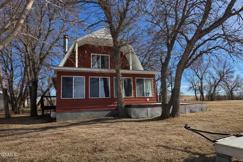 7162 Cabin Ave, Beaver Lake, ND 58561