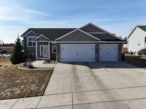3500 Valley Dr, Bismarck, ND 58503