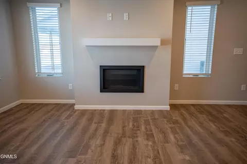 Living - 3308 Kenner Loop, Bismarck, ND 58504 photo 2 of 2