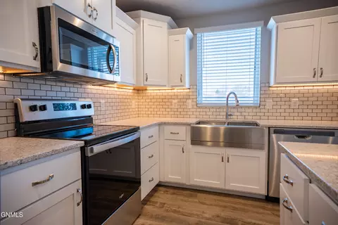 Kitchen - 3308 Kenner Loop, Bismarck, ND 58504 photo 2 of 2