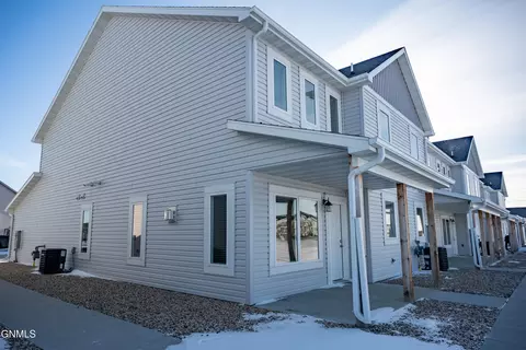 Exterior - 3308 Kenner Loop, Bismarck, ND 58504 photo 2 of 2