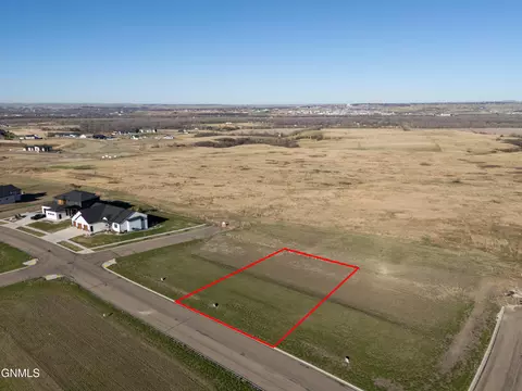4512 Elk Rdg Dr, Bismarck, ND 58503