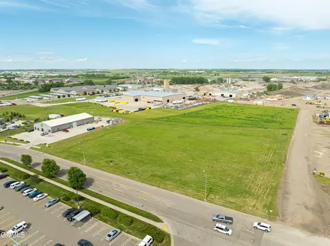 1201 Burlington Dr, Bismarck, ND 58504 photo 9