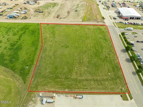 1201 Burlington Dr, Bismarck, ND 58504 photo 6