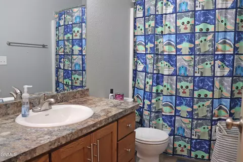 300 Brandenburg Loop, Bismarck, ND 58504 photo 15