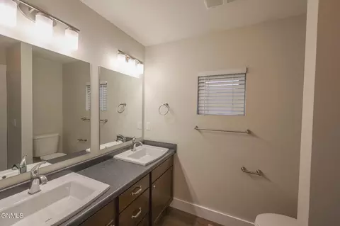 Bath - 2704 27th St W, Williston, ND 58801 photo 2 of 4