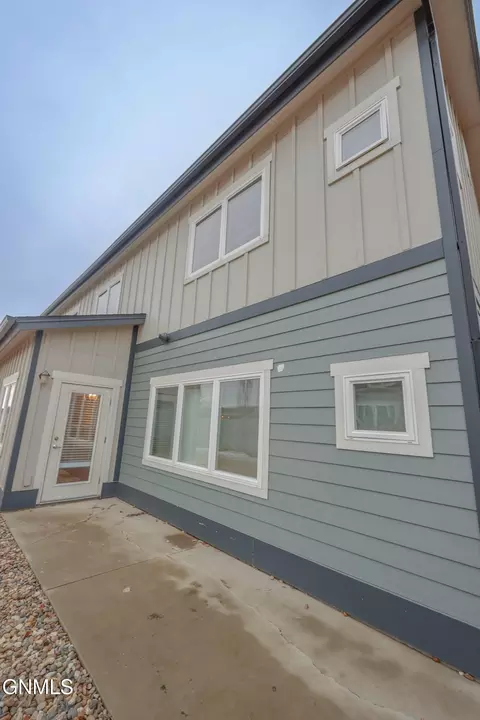 Exterior - 2704 27th St W, Williston, ND 58801 photo 2 of 2