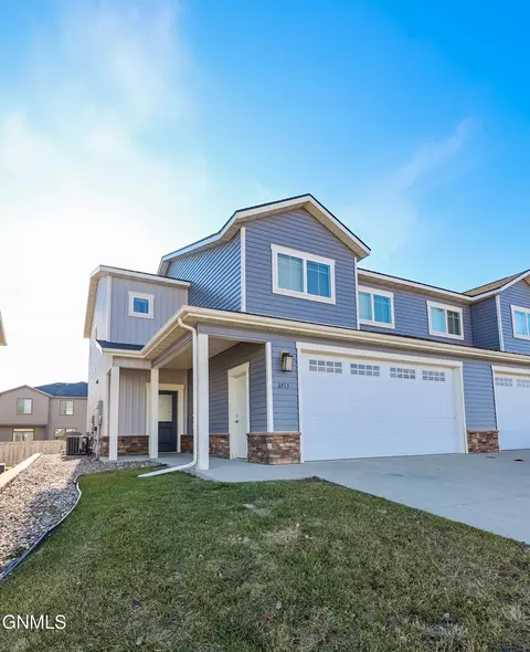 2713 30th St W, Williston, ND 58801