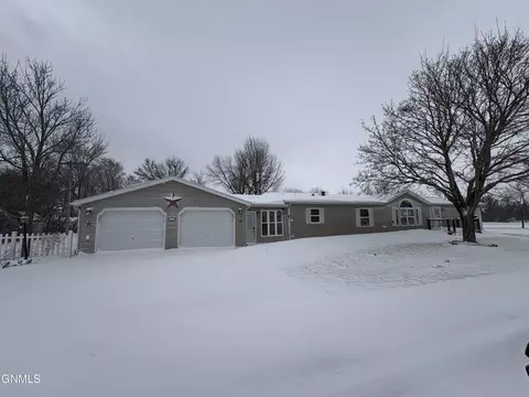 319 8th Ave N, Ellendale, ND 58436