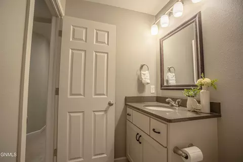 Bath - 3214 Kenner Loop, Bismarck, ND 58504 photo 10 of 12