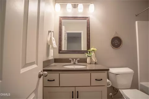 Bath - 3214 Kenner Loop, Bismarck, ND 58504 photo 3 of 12