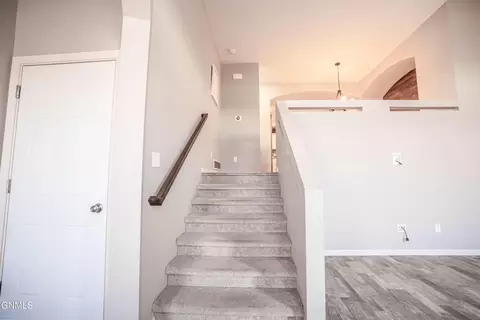 Entry Way - 3214 Kenner Loop, Bismarck, ND 58504 photo 3 of 6