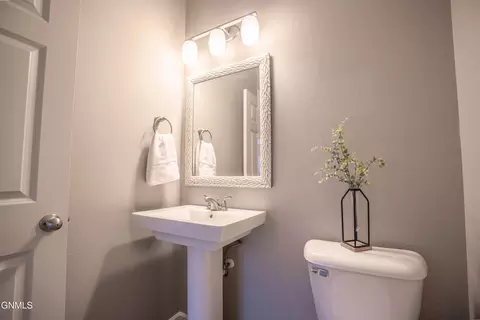 Bath - 3214 Kenner Loop, Bismarck, ND 58504 photo 4 of 12