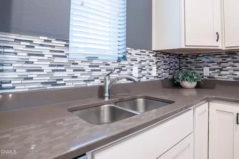 Kitchen - 3214 Kenner Loop, Bismarck, ND 58504 photo 7 of 7