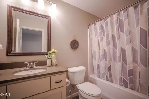 Bath - 3214 Kenner Loop, Bismarck, ND 58504 photo 9 of 12