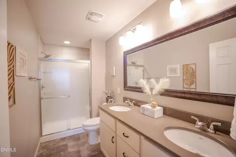 Bath - 3214 Kenner Loop, Bismarck, ND 58504 photo 2 of 12